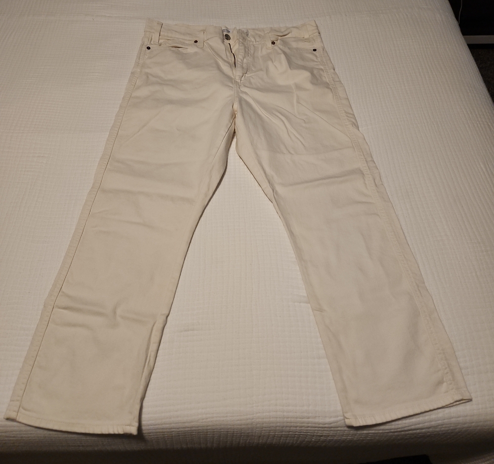 Levi's Cream Straight Fit Jeans